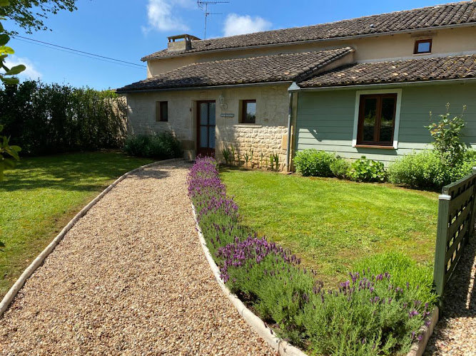 Gites dans les Champs à Sauzé-Vaussais
