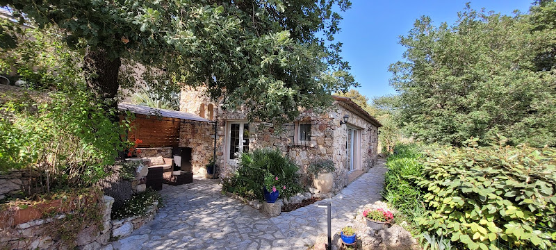 Le Jardin Du Cannet à Bagnols-en-Forêt