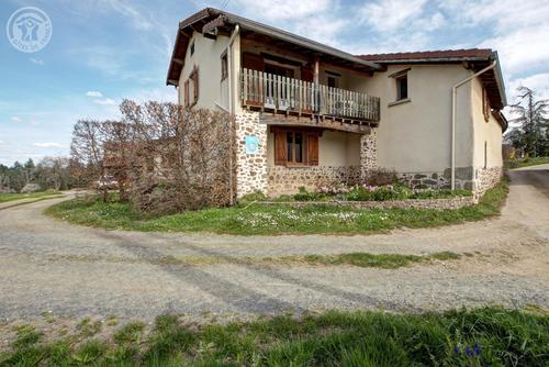 La Ferme à SAINT-MEDARD-EN-FOREZ