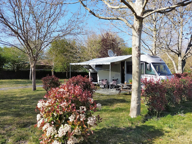 Camping la Passerelle à Saint-Julien-en-Born
