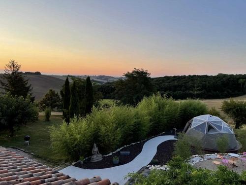 Le Dôme et son jacuzzi à Grazac