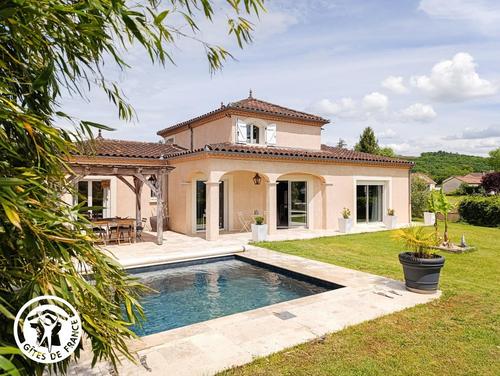 Gîtes de France® - La Villa de Lyna à PUYBRUN