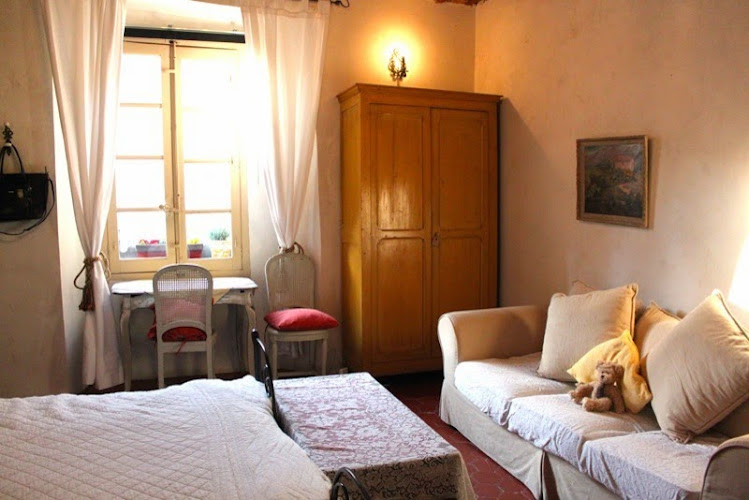 XVII century central village townhouse