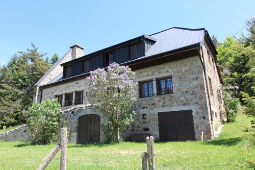 Le Sapet à Le-Lac-D'issarles