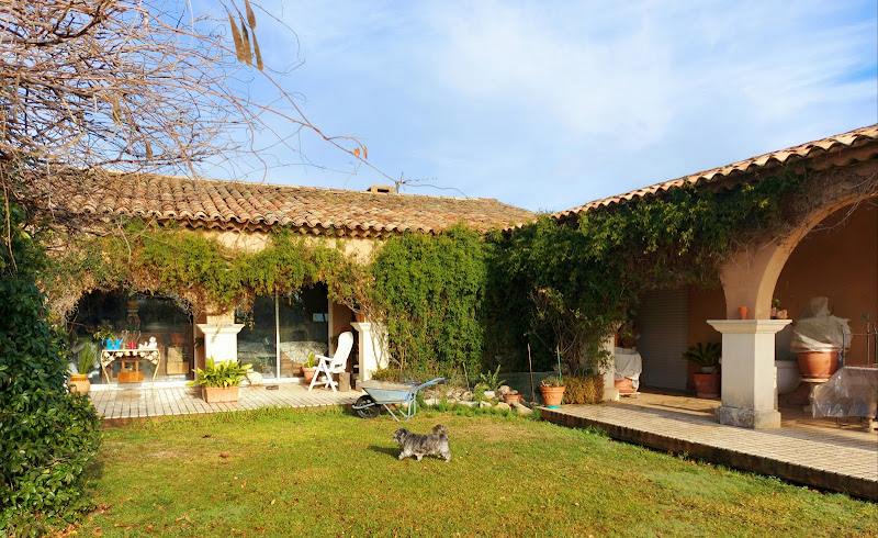 La Maison Des Feuilles à Montfort-sur-Argens