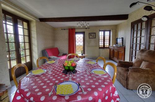 Gîte du Bistinclin Fruité à Saint-Laurent-D'agny