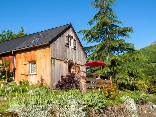 La petite maison en bois à Sere En Lavedan