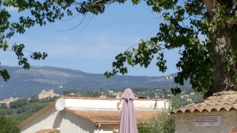Camping Le Grillon à Tourrettes