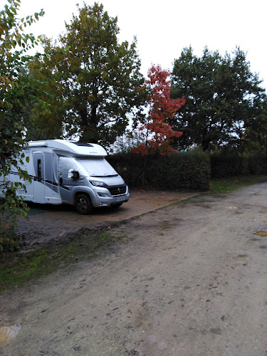 Camping du Pont d Orne à Montbizot