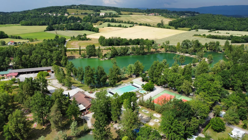 Camping Les 3 Lacs du soleil à Trept