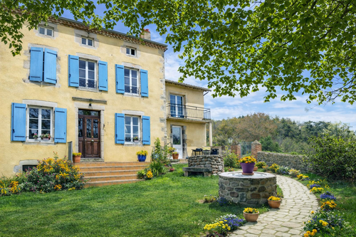 Chez Gustou à Domeyrat