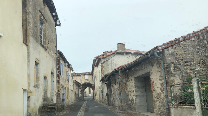 The Old Fortification à Availles-Limouzine