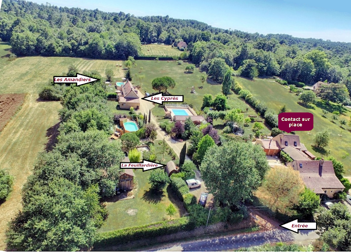 Gîtes Domaine du Roc à Eyraud-Crempse-Maurens