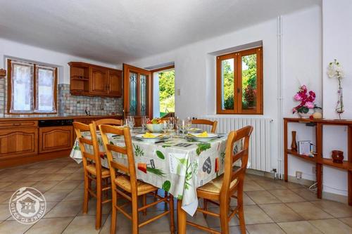 La Maison Des Fleurs à PALLUD