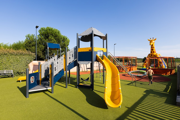 Camping Le Soleil Fruité à Chteauneuf-sur-Isre