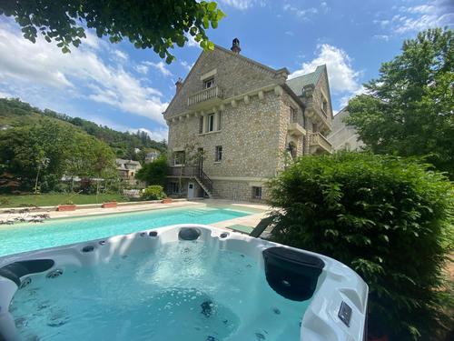 La Maison au toit vert à Espalion