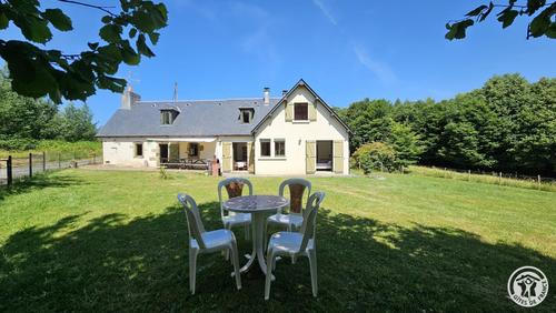 Le Rouzeyrol à Saint Merd De Lapleau