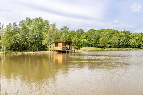 la Cabane de l'Etang à La Chapelle Naude