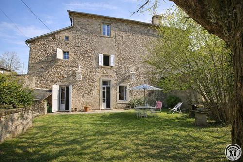 Le Château de la Mouline à SAURAT
