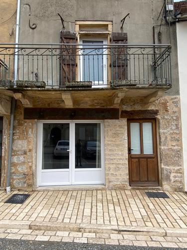 Maison centre village à Parisot