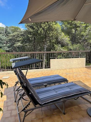 RENECROS 1 à 30 m de la mer Très Grande Terrasse Wifi Clim Parking à Bandol