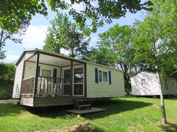 Camping Municipal de Galinieres à Saint-Laurent-d'Olt