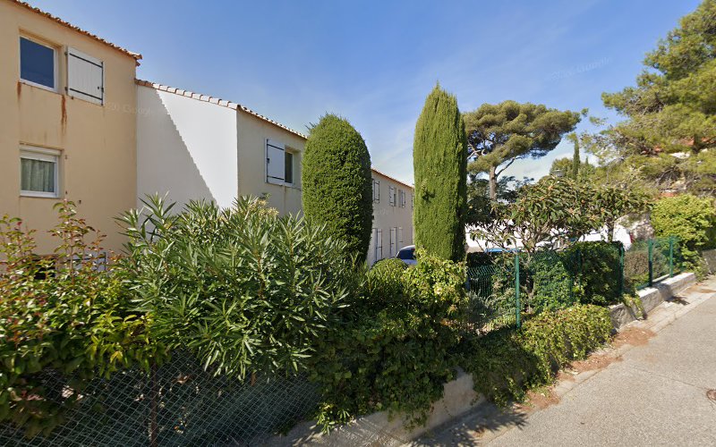 Petite maisonnette à 200 m de la mer à Sausset-les-Pins