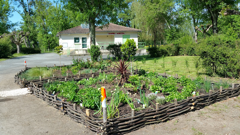 Camping Le Pré Sec à Tocane-Saint-Apre