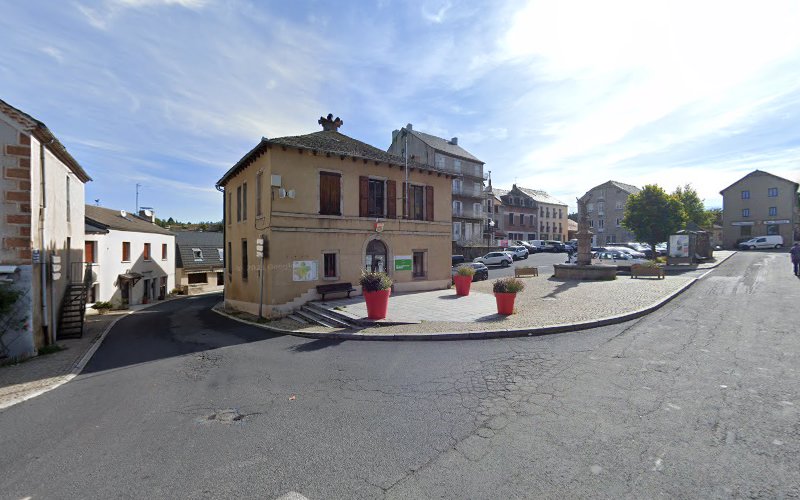 Mairie - camping municipal à Grandrieu