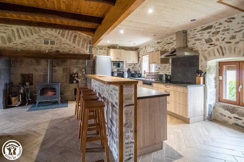 Au Pays des Lacs et Volcans d'Auvergne à Heume L'eglise
