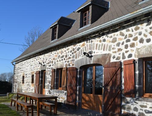 Au Petit Pays à TAUVES