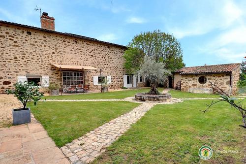 Clos de Lapras à Roiffieux