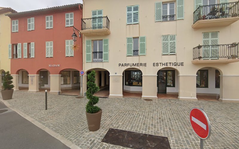 Facey s Apartment