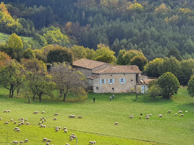 Gîte La Grange aux Volets Bleus à Rimon-et-Savel