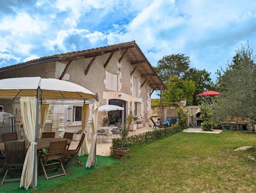 Maison des Oliviers à Aubeterre Sur Dronne