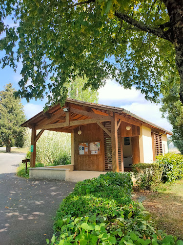 Camping - Les Charmilles à Chasseneuil-sur-Bonnieure