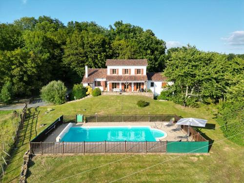 Gîte des Rainettes à LANOUAILLE