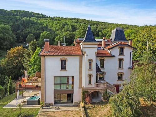 Gîte du Château de la Brally à YZERON