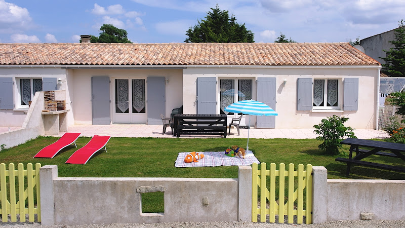 Button Cottages à Angliers