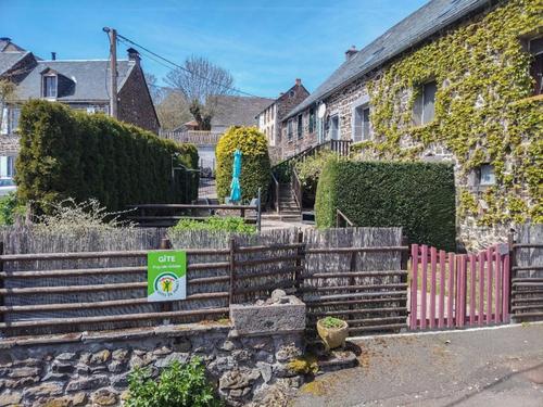 Le chat l'heureux à Aurieres