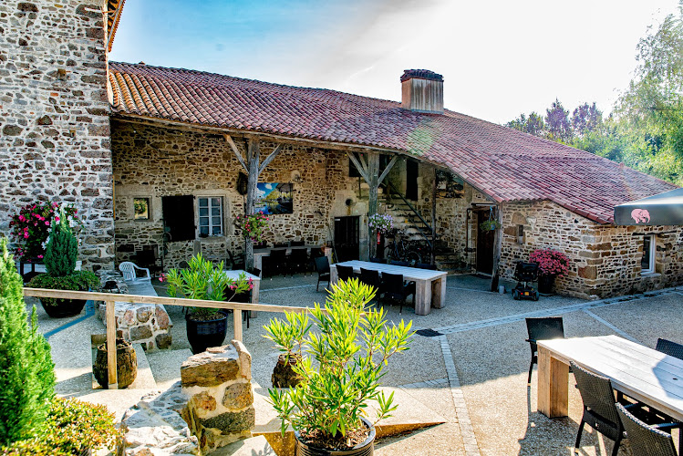 Camping Le Colombier à Saint-Martin-Lars-en-Sainte-Hermine