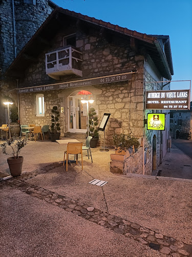 Logis Auberge du Vieux Lanas à Lanas