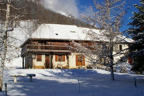 La Grange De La Correrie à Aillon Le Jeune