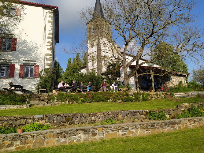 Gîtes & Chambre d hôtes Santa Maria à Hélette