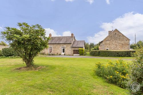 Le Chartrier à Hauteville La Guichard
