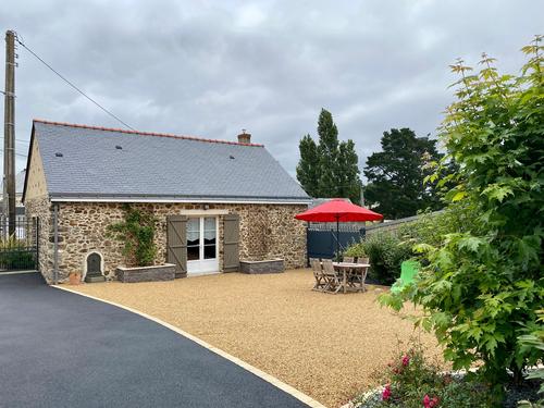 Chez Monési et Jiji à MESANGER
