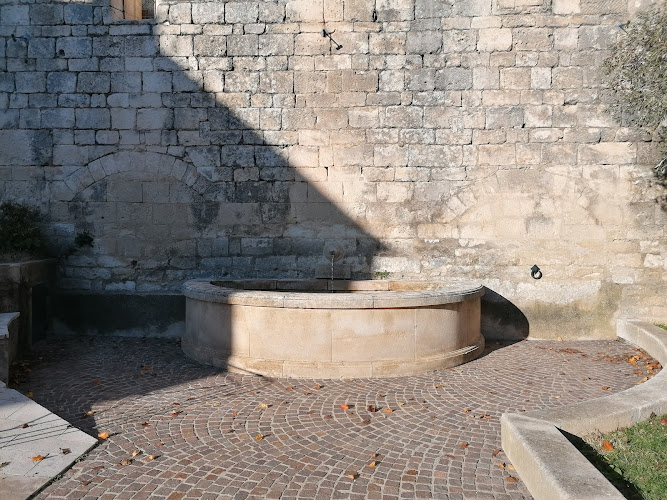 Saint-Geniès-des-Mourgues à Saint-Geniès-des-Mourgues
