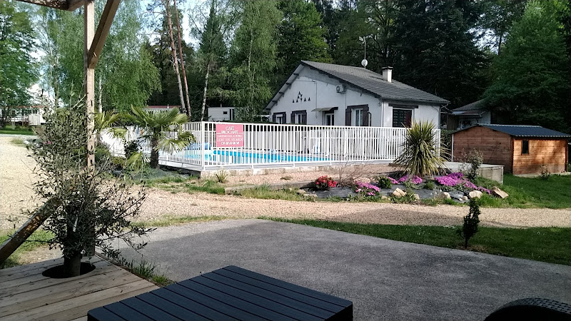 Camping la petite riviere à Clergoux