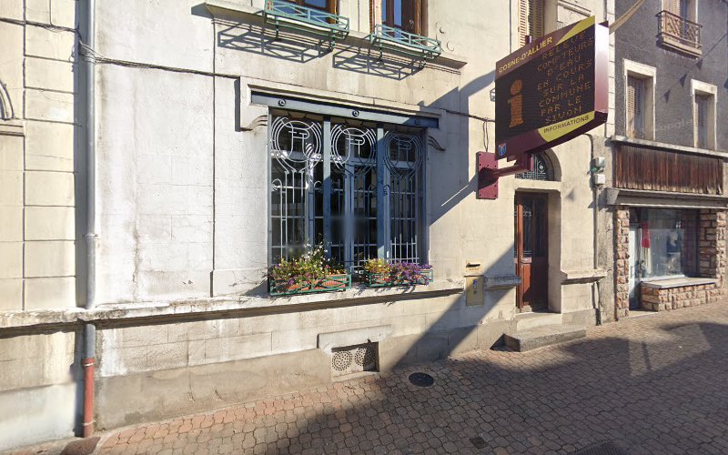 C est là à Cosne-d'Allier