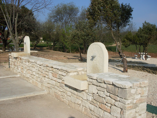 Aire Camping Car Méjannes-le-Clap à Méjannes-le-Clap